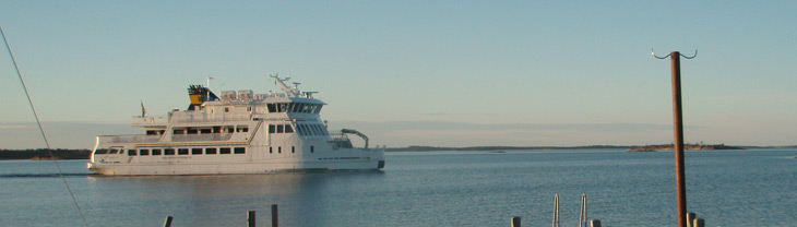 Picture of a boat on its way to Sandhamn.